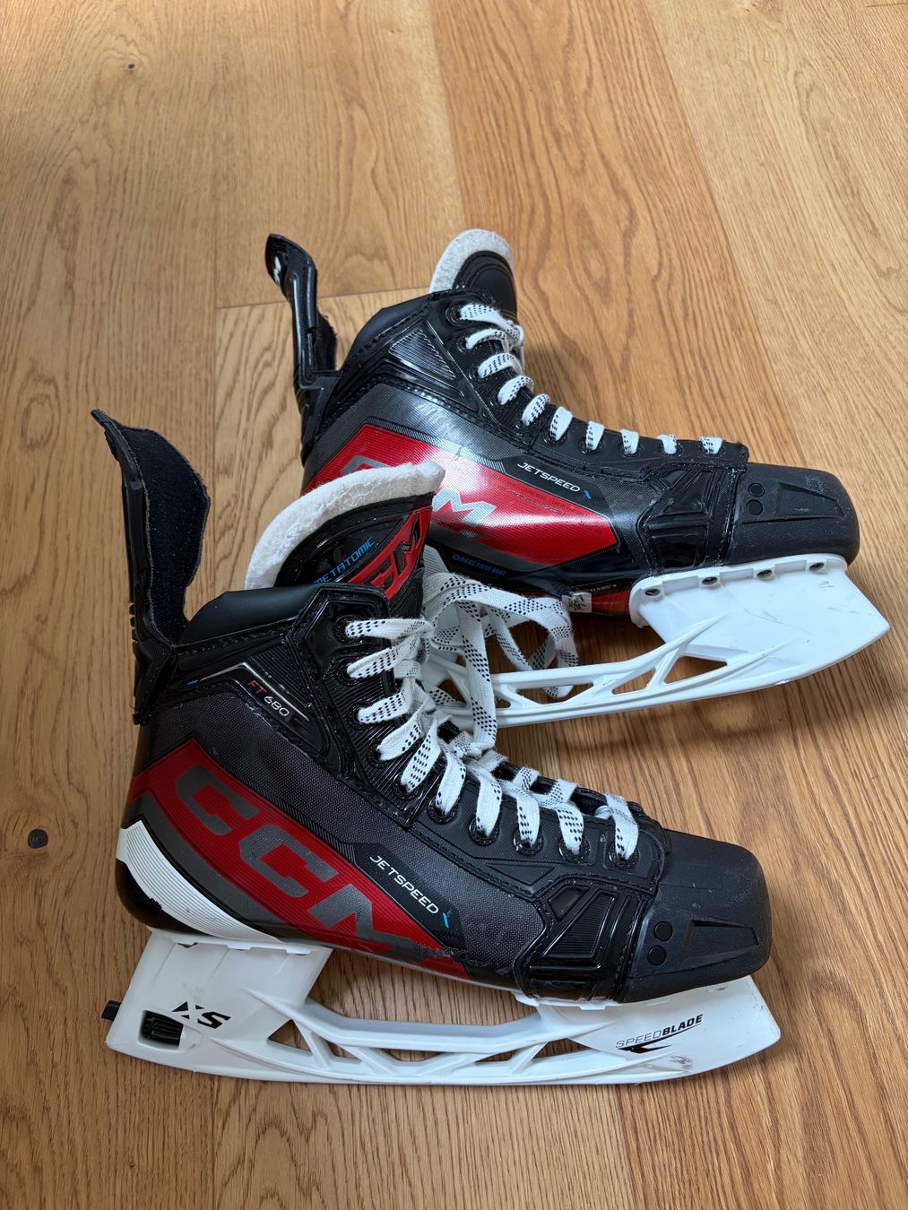 Ccm Pattini da ghiaccio: CCM FT680 Schlittschuhe, Grösse 8 Regulär – Usato da Unterengstringen venduto da amberwood