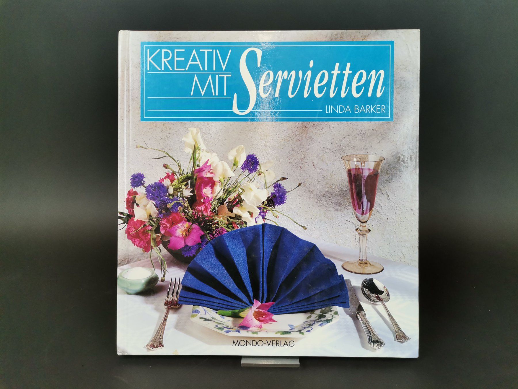 Libri: BUCH Kreativ mit Servietten – Usato da Schaffhausen venduto da Restwert_SH