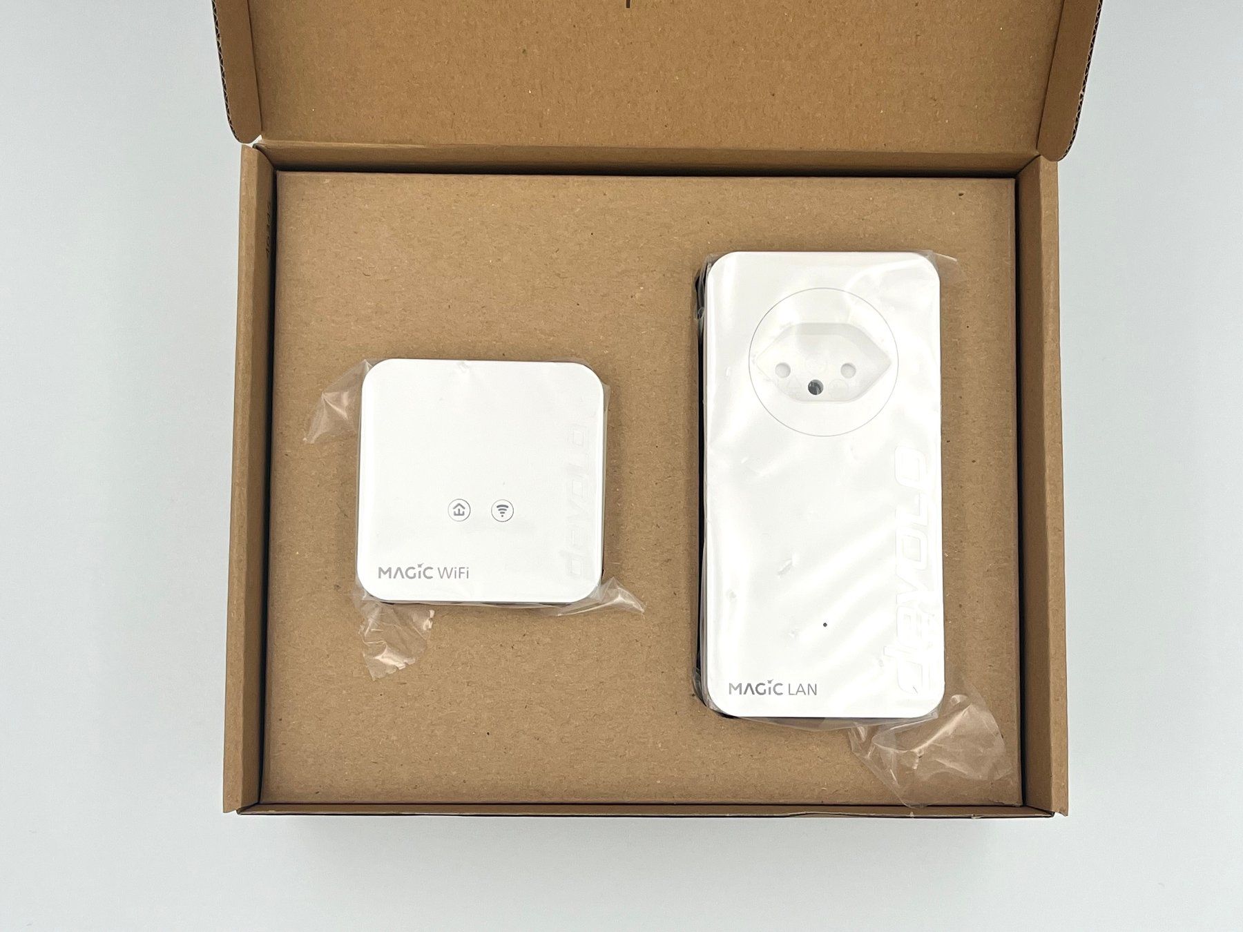 Devolo Unità & Adattatore: devolo Magic 1 WiFi mini Starter Kit Powerline-Adapter 8564 – Nuovo e nell'imballaggio originale da Basel venduto da Xani 3