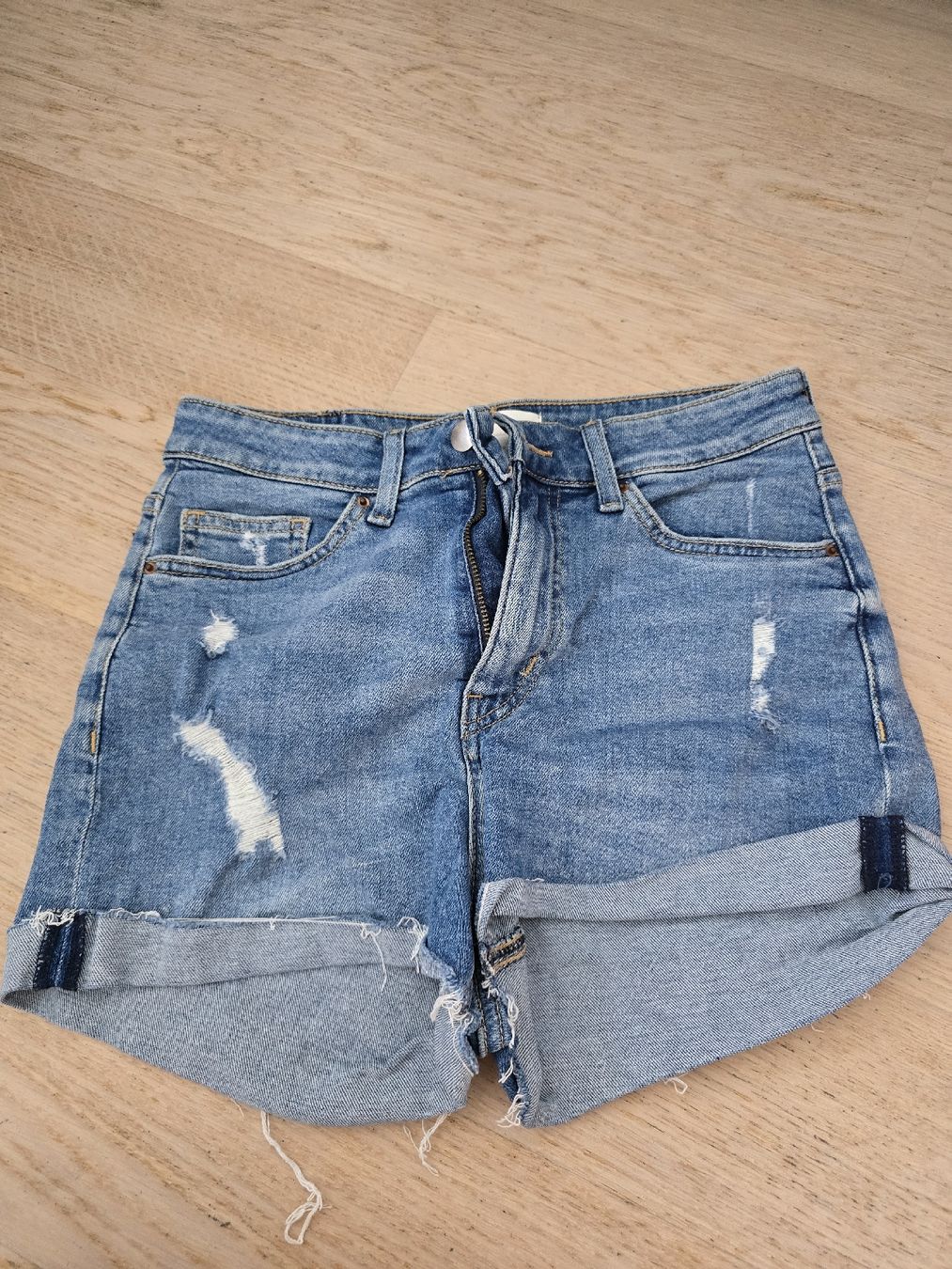 H&M Jeans: H&M Jeans Shorts - Grösse 38 – Usato da Rickenbach b. Wil venduto da Kth_v8