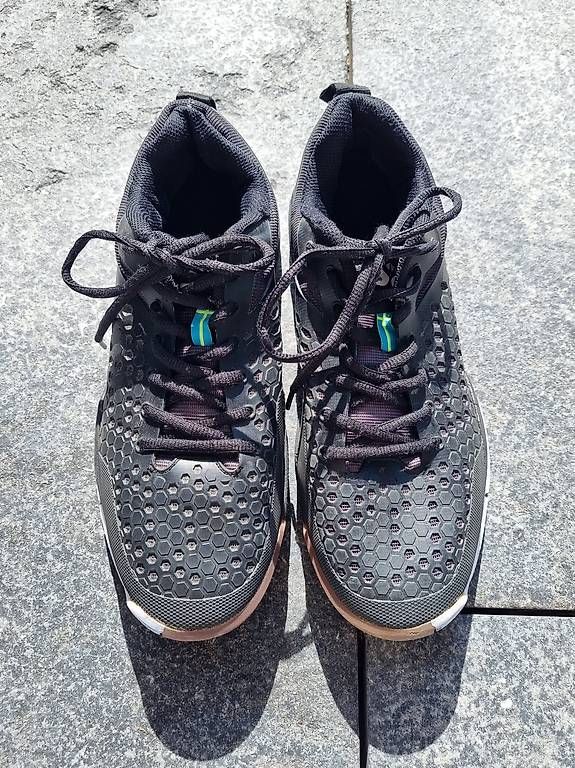 Scarpe da uomo: Salming D30 Hallenschuhe Gr. 43.5 – Usato da Winterthur venduto da Baghira1215