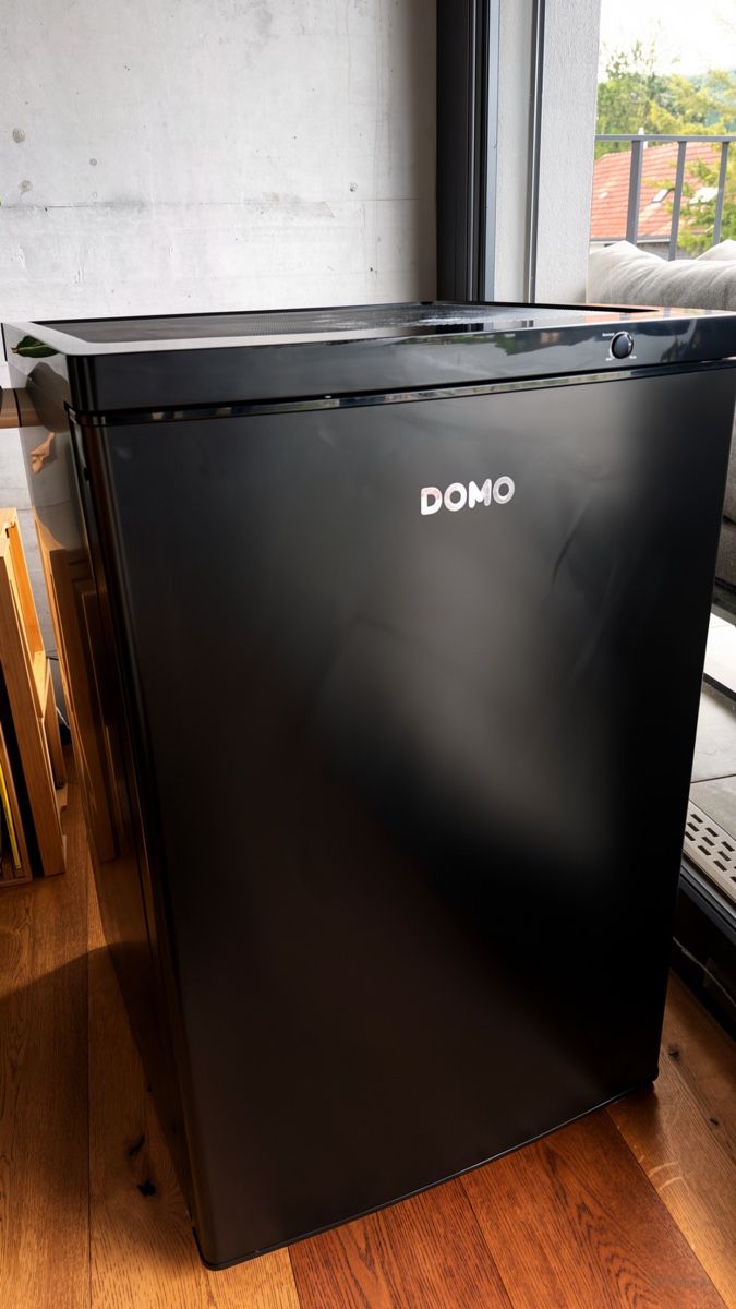 Congelatori: DOMO Gefrierschrank schwarz – Usato da Duggingen venduto da nad_mjl5