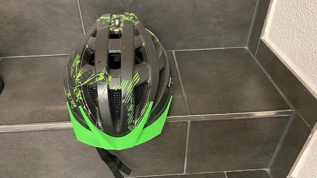 Caschi: Velohelm – Usato da Wettingen venduto da rigipilatus 2