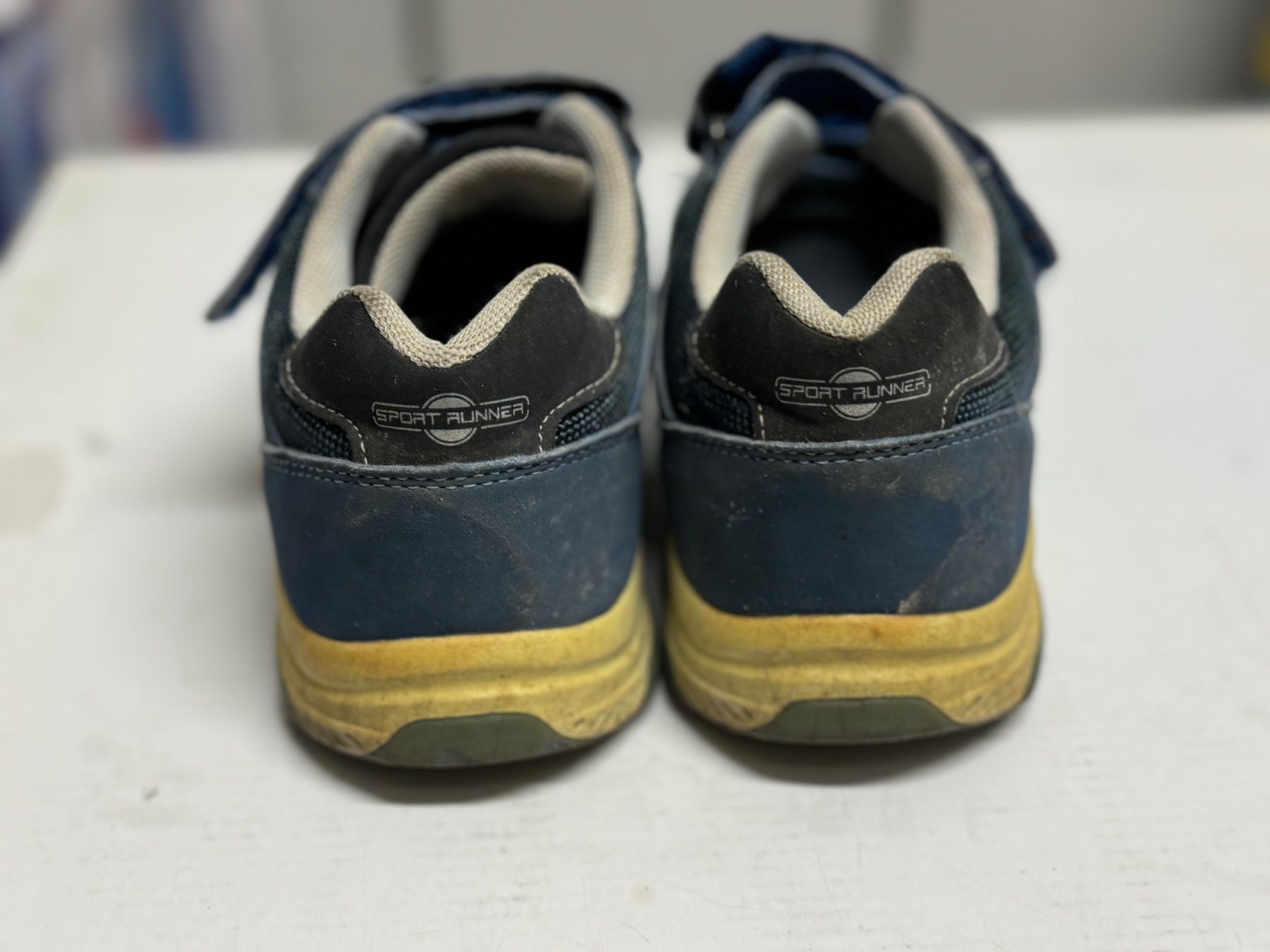 Scarpe per ragazzi: Sneaker für Kinder, Grösse 31 – Usato da Sursee venduto da k12g223 3