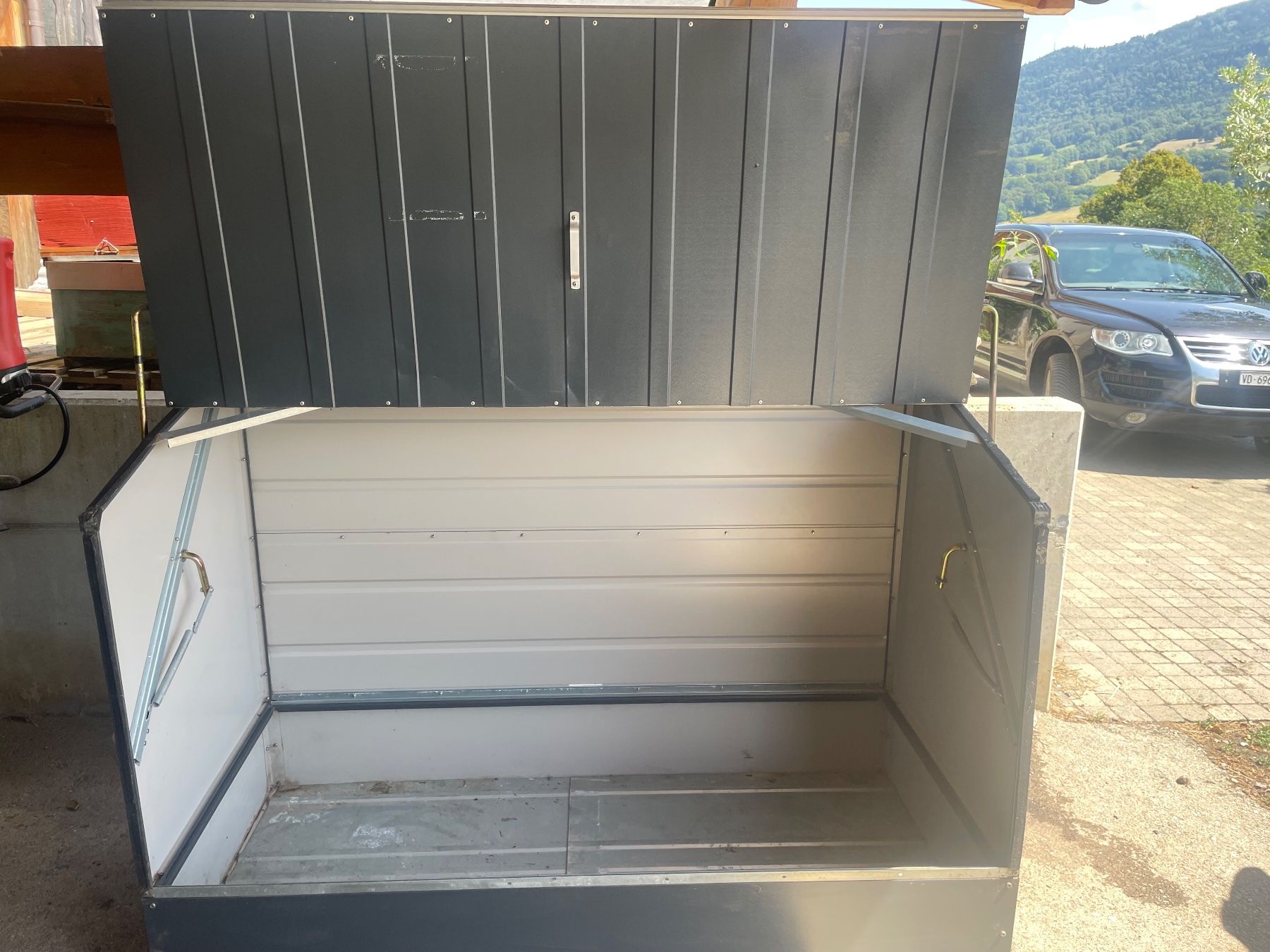 Truhen: Box de rangement extérieur en métal – Gebraucht aus Monts-de-Corsier von mol_tf27 1