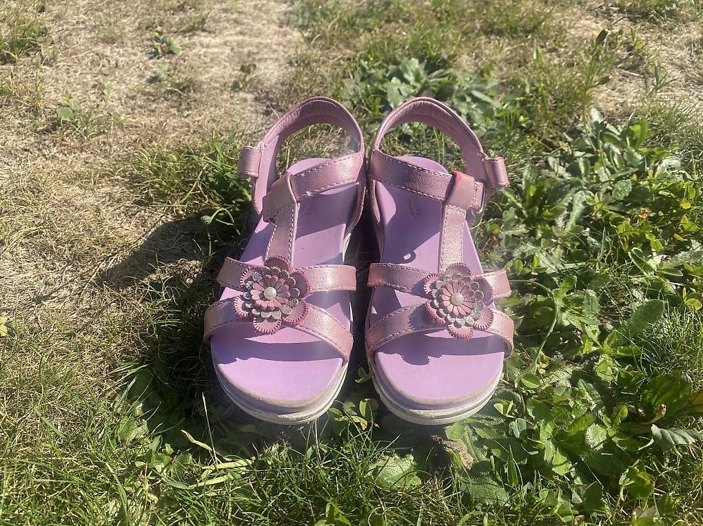 Schuhe für Mädchen: Sandalen Gr. 27 – Gebraucht aus Amlikon-Bissegg von jazzy-w