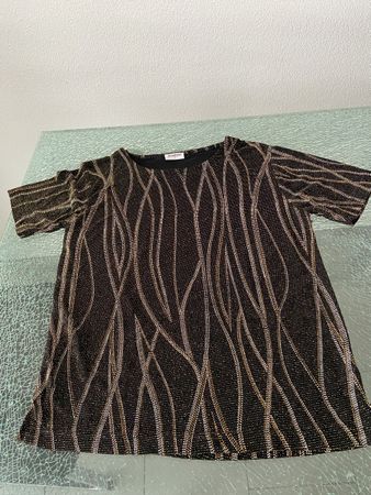Neues schönes braunes Shirt mit Glitzer