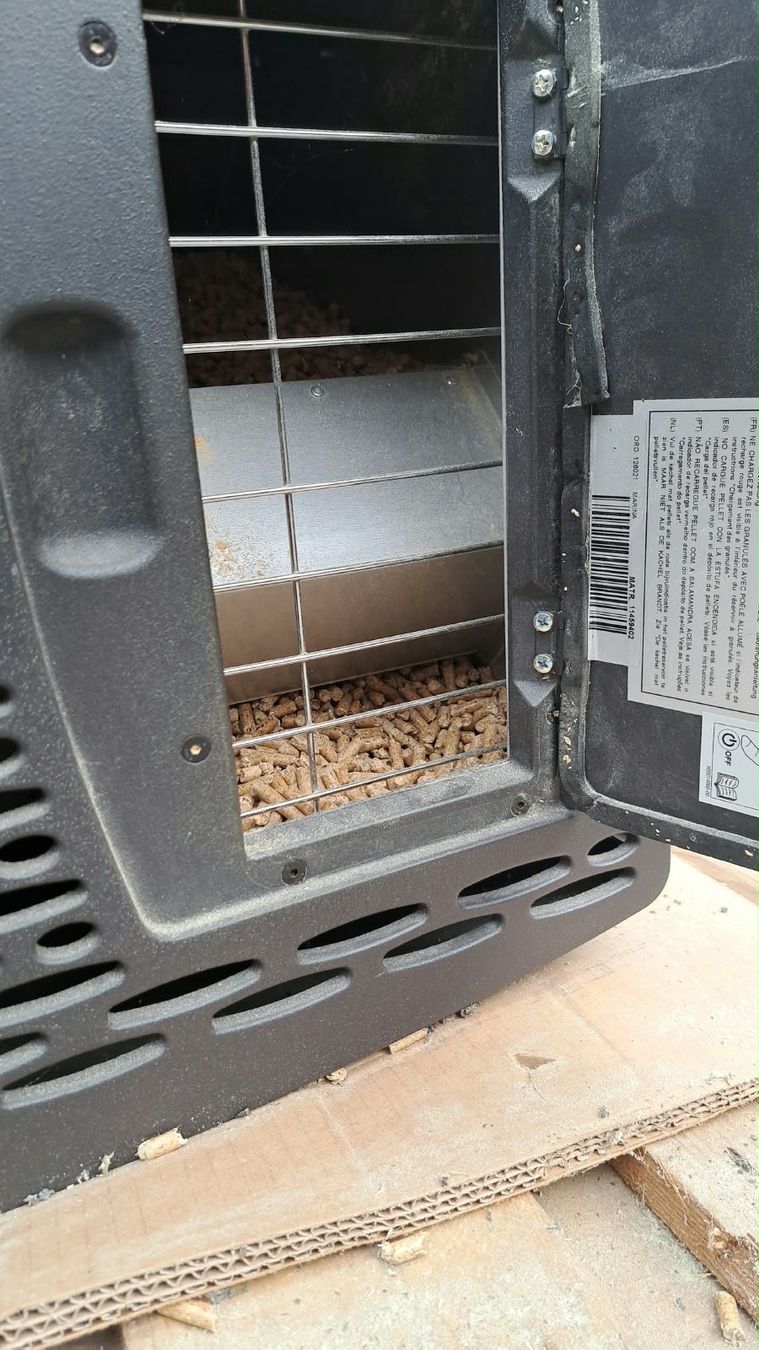 Stufe caminetto: Pelletofen – Usato da Wangen an der Aare venduto da Smoll5 2