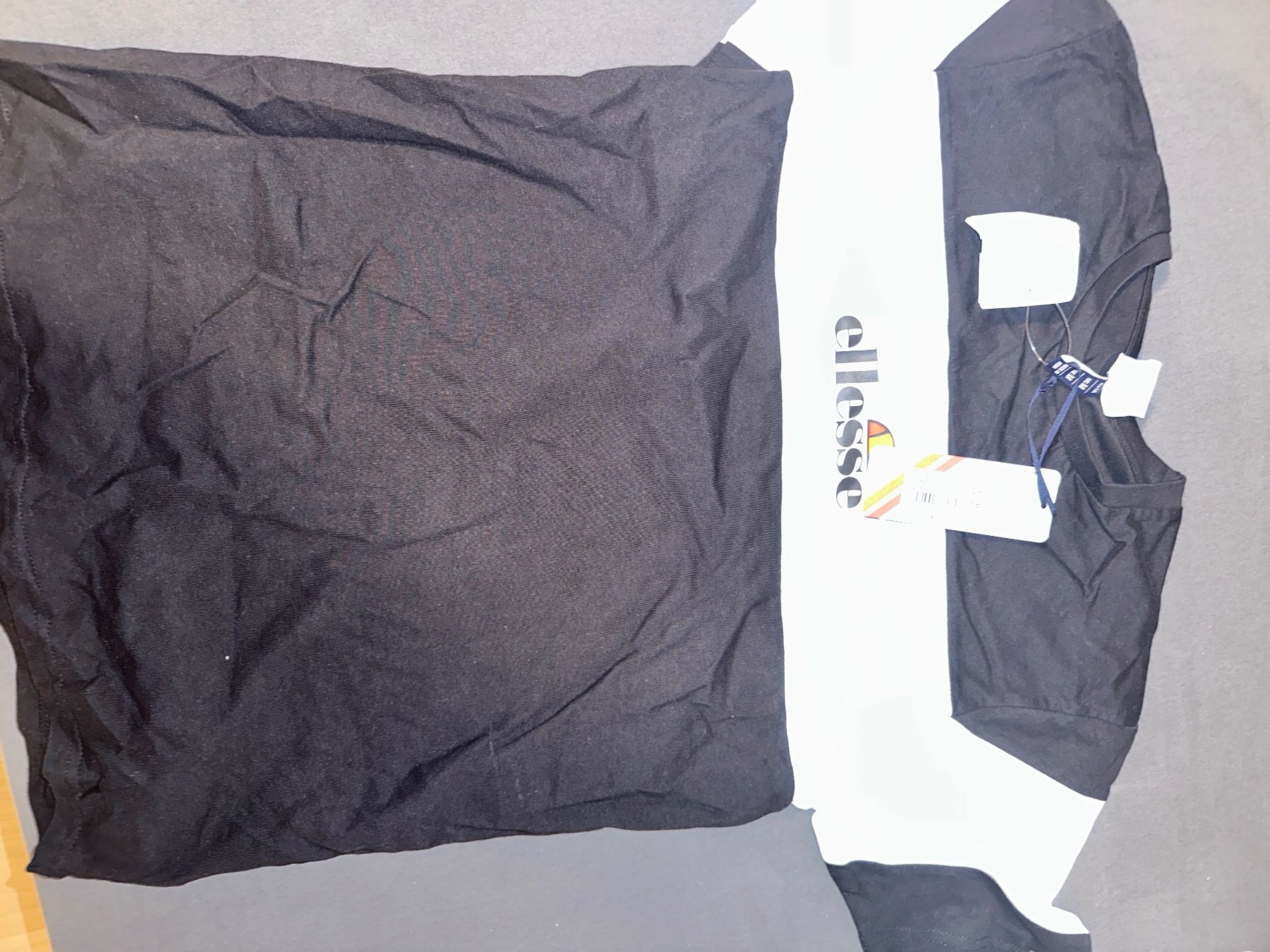 T-shirt: T Shirt Ellesse Gr M – Nuovo (secondo la descrizione) da niederhasli venduto da rami016