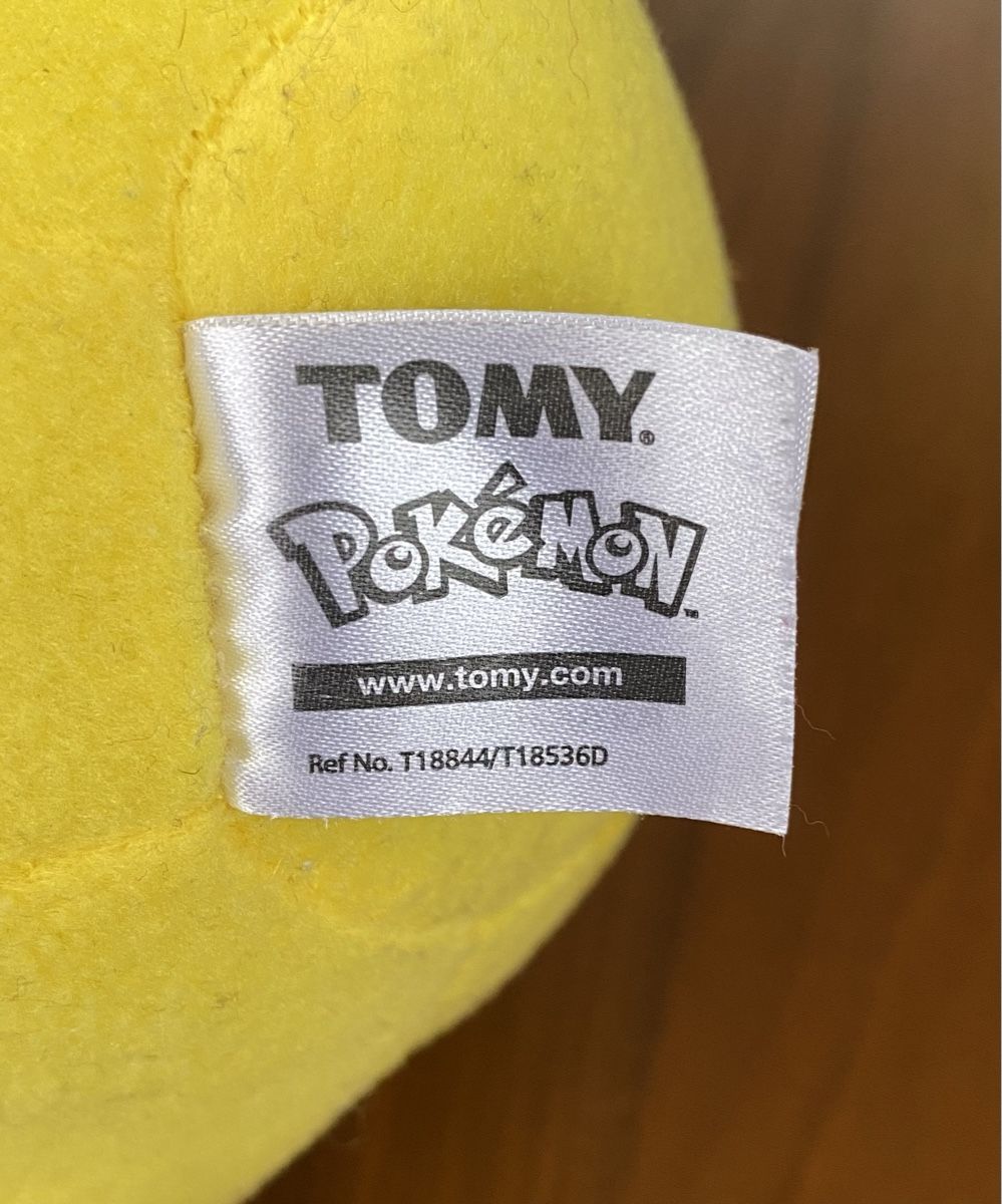 Pokémon Spielzeuge: Pokémon Pikachu aus Plüsch  20 cm – Gebraucht aus Ehrendingen von  3