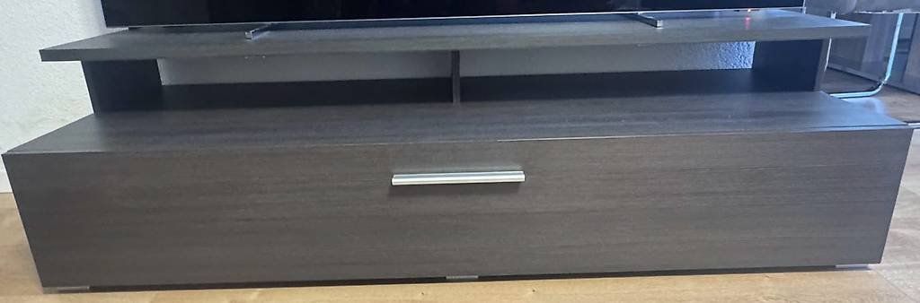 Livique Mobili TV: TV-Lowboard mit LED-Beleuchtung – Usato da Aarburg venduto da Injac 1
