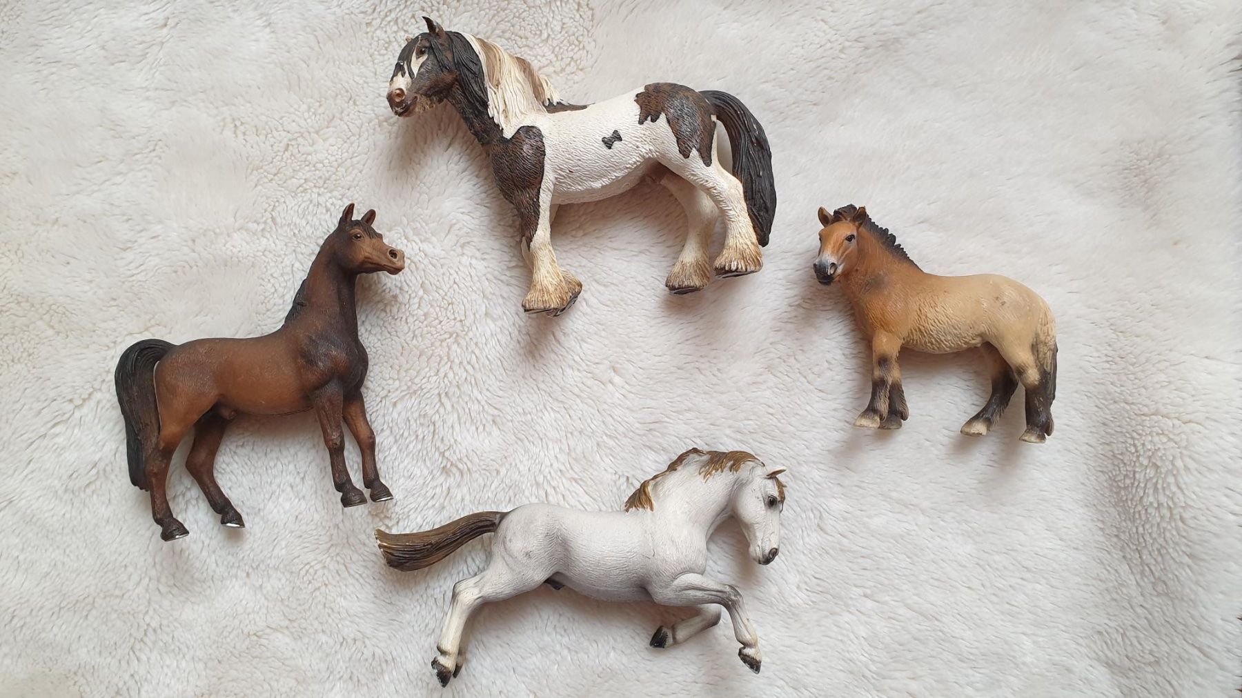 Schleich Spielzeuge: Schleich - 4 Pferde – Gebraucht aus Würenlos von Abracadabra26