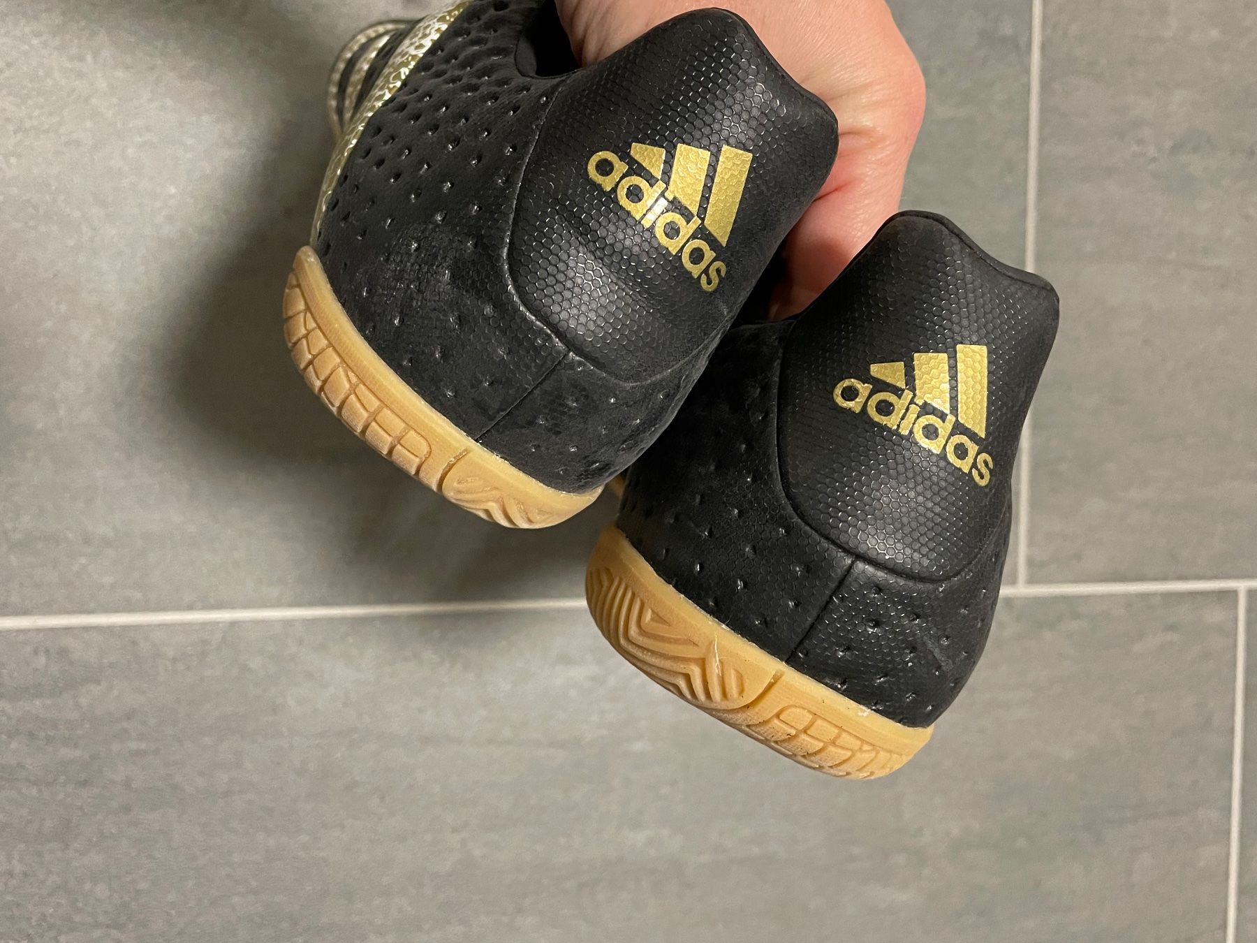 Adidas Scarpe da uomo: Adidas foot en salle – Usato da Puplinge venduto da Cechth 3