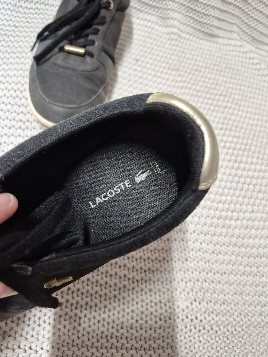 Lacoste Scarpe da donna: Lacoste Sneaker Gr.39, schwarz gold – Usato da Merligen venduto da muss_haben 2
