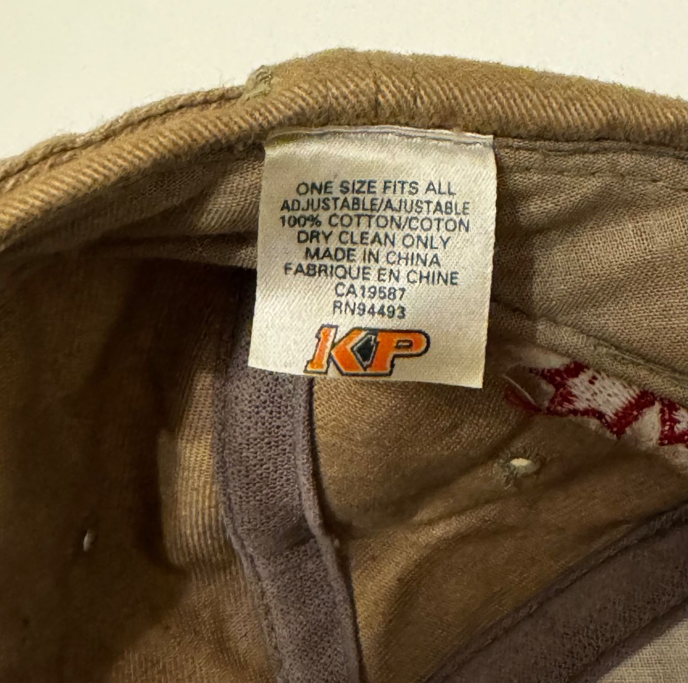 Copricapi, berretti & cappellini: Casquette CANADA, one size, taille ajustable, beige – Nuovo e nell'imballaggio originale da Genève venduto da Murmurs 5
