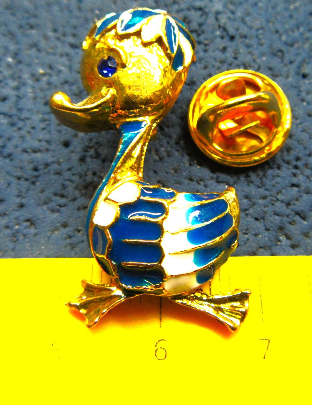 Placchette & Badge: ENTE SCHMUCK-PIN 3D GOLDIG – Usato da Ettingen venduto da Hausi4711 1