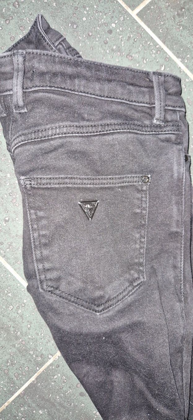 Guess Hosen: Guesshose S – Gebraucht aus Bubendorf von ang_b829 1