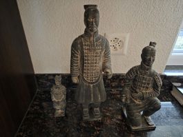 3 Terrakotta Krieger Statuen, China Deko, Top Zustand!
