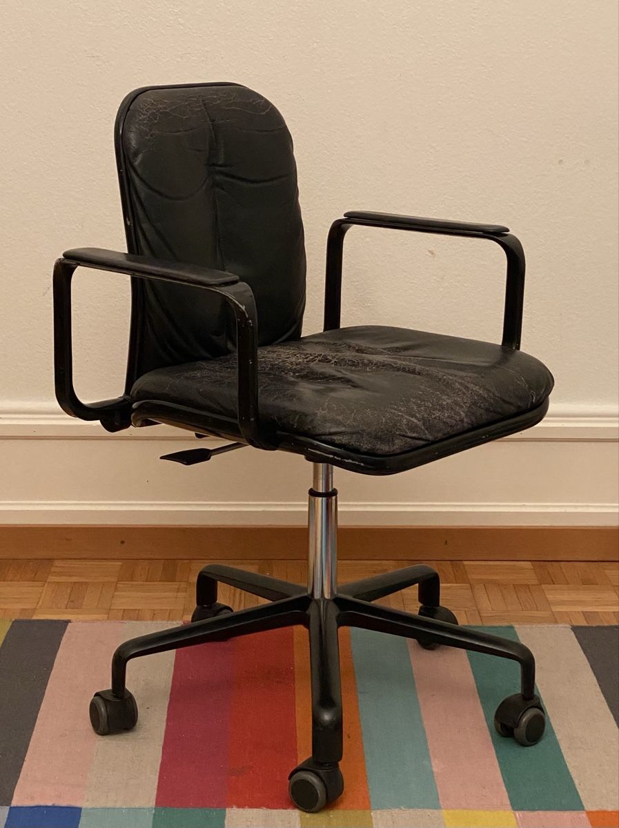 Stühle: SUPPORTO CHAIR Design: Frederick Scott 1976. ICF Milano – Gebraucht aus Zuerich von Coolthing 1
