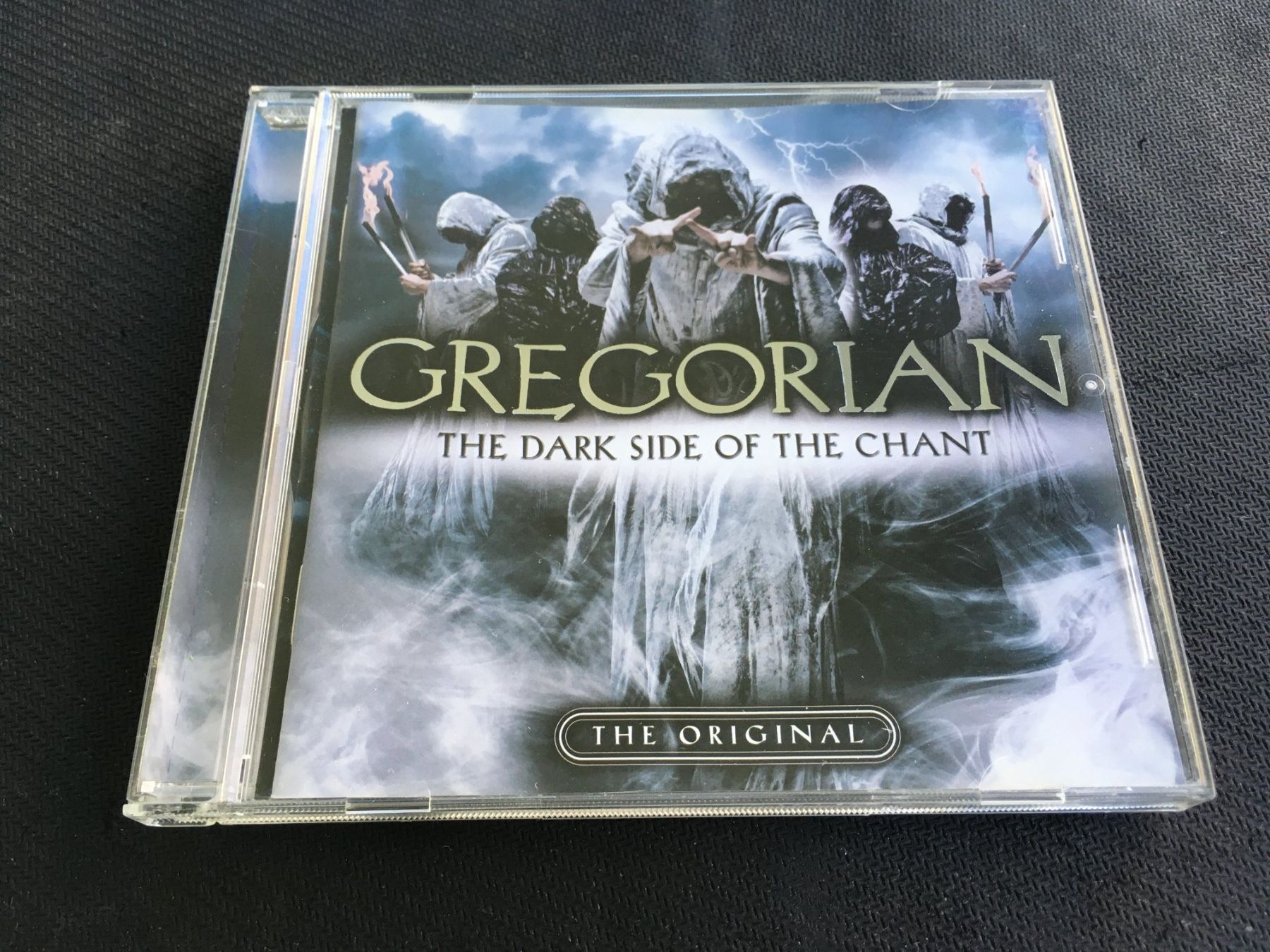 CDs: Gregorian - The dark side of the chant -CD- – Gebraucht aus St.Gallen von MedienJoe
