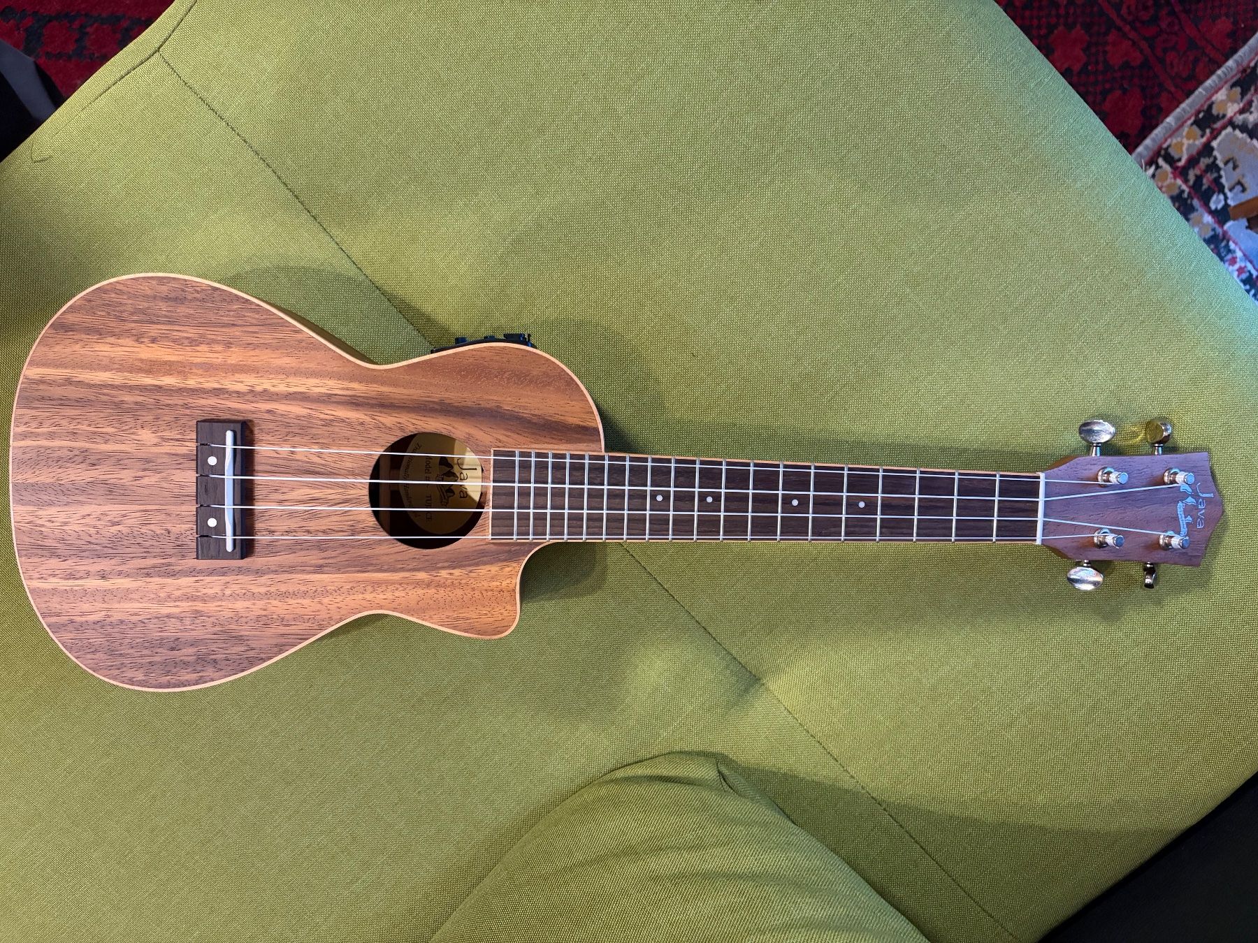 Strumenti musicali: Ukulele Java  TUJ2CE, mit Tasche. Wie NEU! – Nuovo (secondo la descrizione) da Uetendorf venduto da Superaebi 2