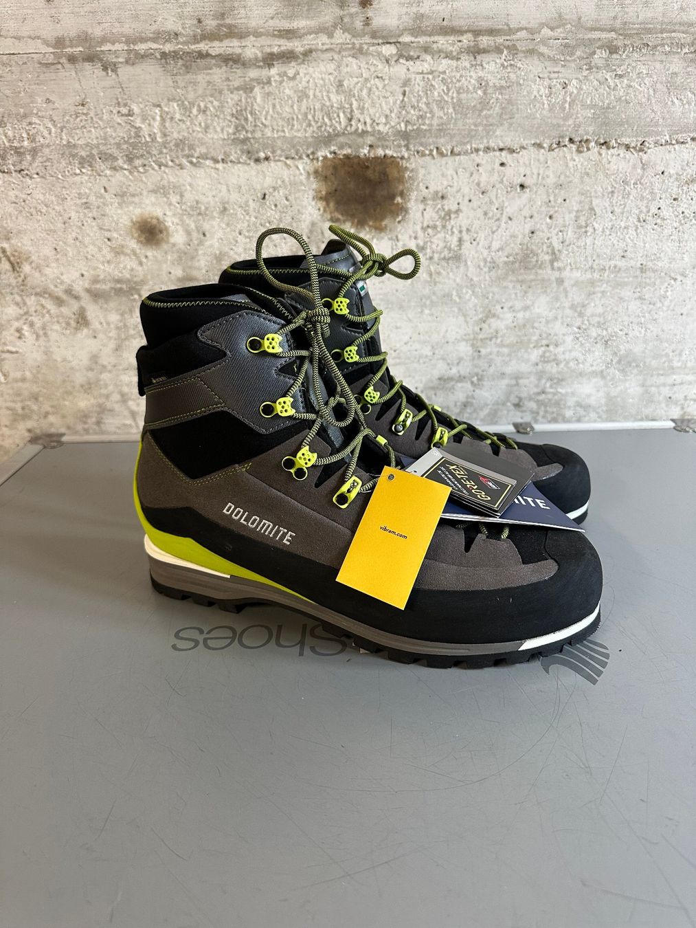 Dolomite Herrenschuhe: Dolomite Wanderschuhe Neu Gr. 45 2/3 – Gebraucht aus Emmenbrücke von karkarkar