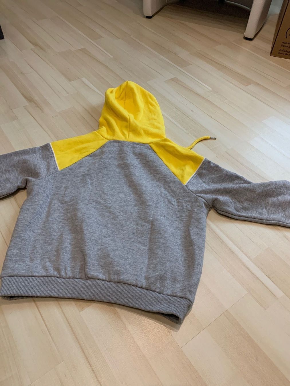 Maglioni & Felpe: Damen Hoodie – Usato da Zofingen venduto da saaraaah___ 3