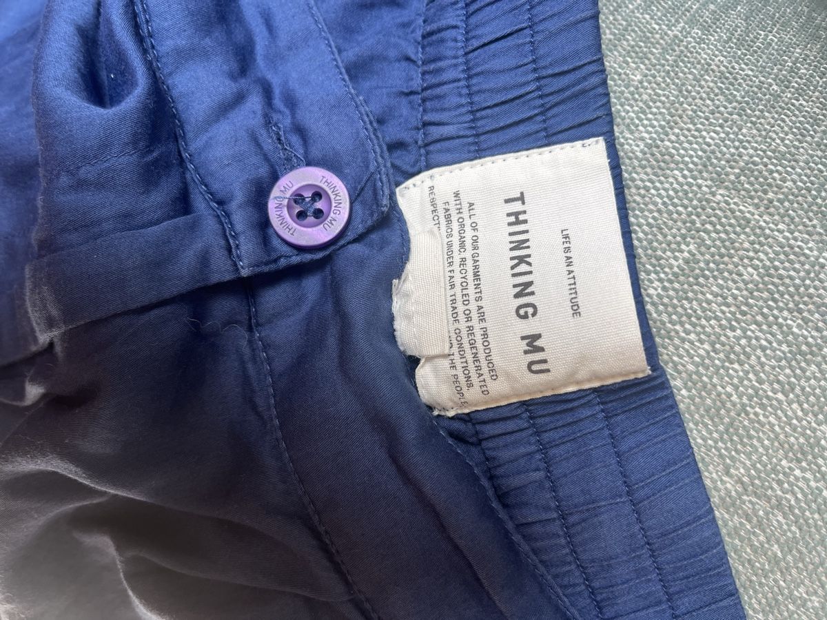 Thinking Mu Pantaloni: Shorts THINKING MU dunkelblau Grösse M  – Usato da Zeiningen venduto da man_69cj 2