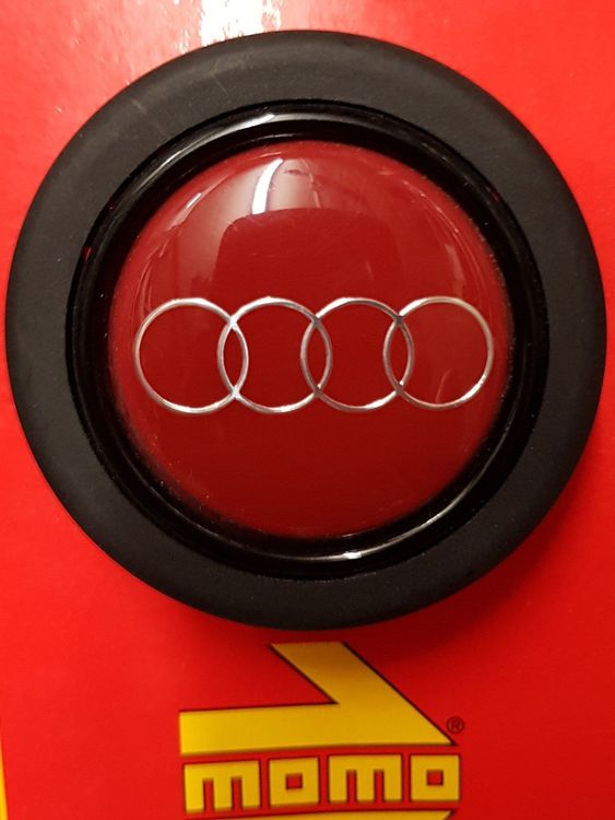 Momo Hupenknopf mit Audi Logo