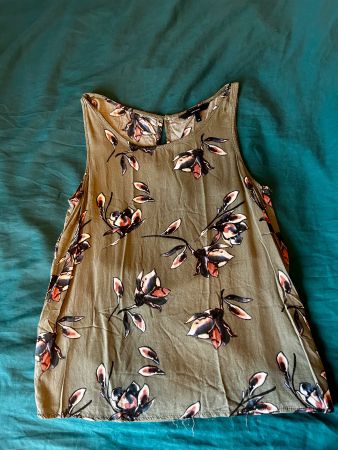 Vero Moda - Sommerliches Top mit Blumenmuster in S, Olive
