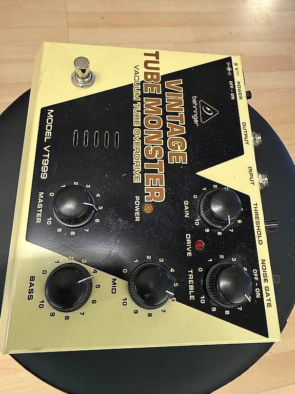 Strumenti musicali: Behringer Vintage Tube Monster – Usato da Rorschach venduto da Crossfire34343