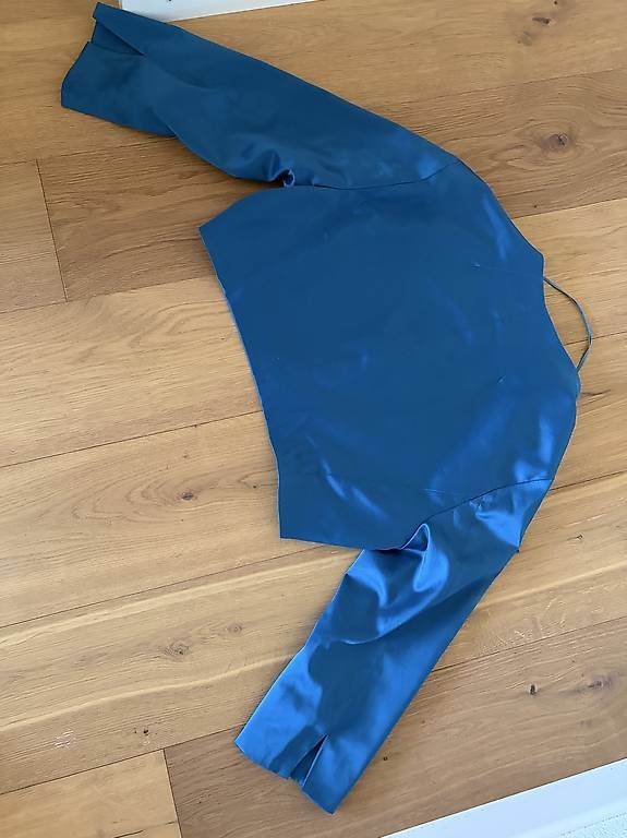 Esprit Boléros: Bolero – D'occasion à Schwarzenburg par SchoggoLoggo 2