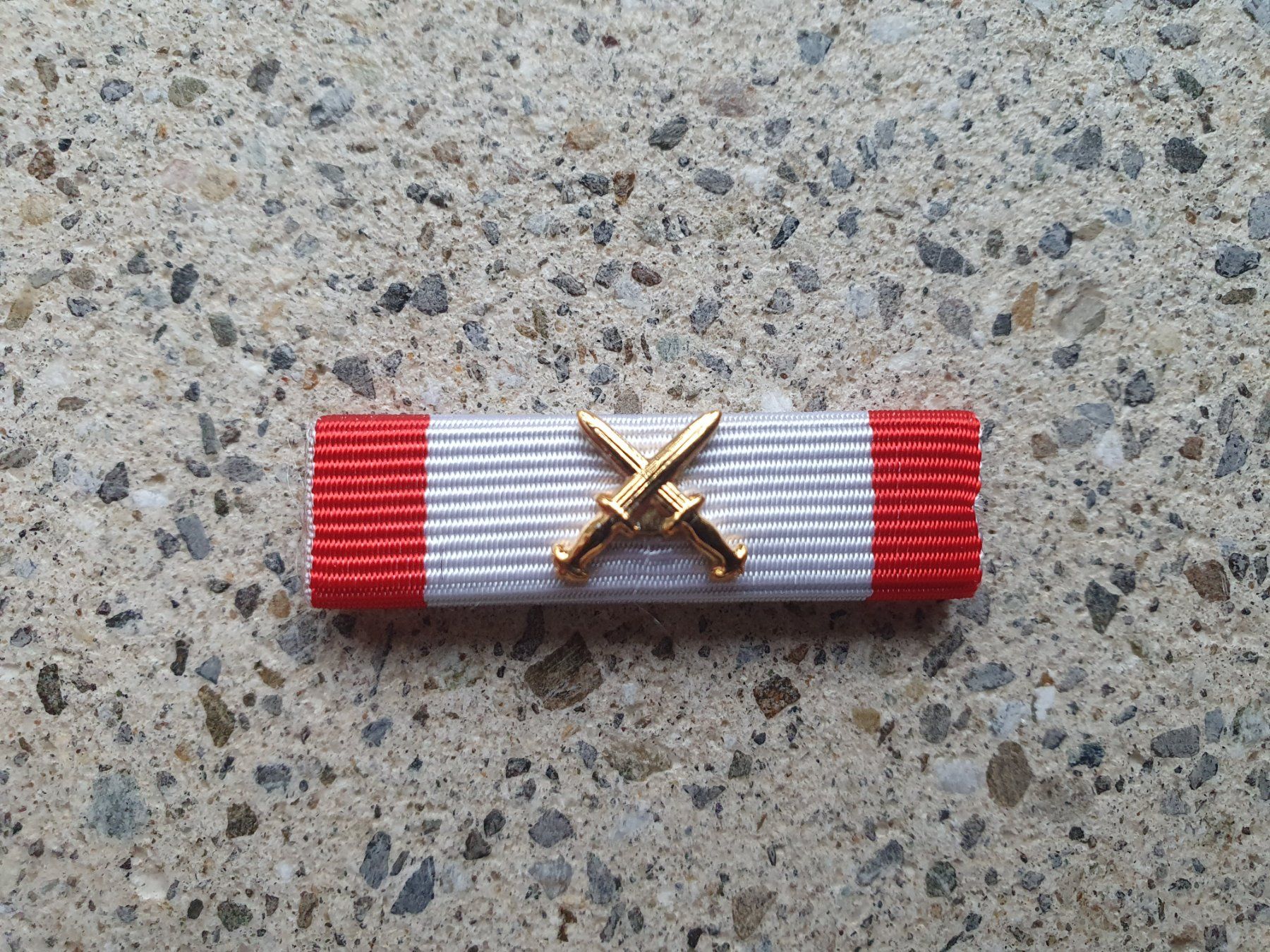 Schweizer Armee Plaketten & Abzeichen: Ribbon Ausserdienstliche Tätigkeit Stufe 2 – Neu und originalverpackt aus Riedholz von fr_sIruP