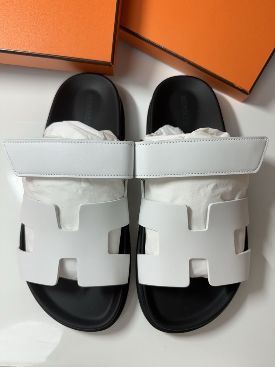 Hermès Scarpe da donna: Hermès Chypre Sandals Size 38.5 White Leather – Nuovo e nell'imballaggio originale da Genève venduto da Lux_trend26 1