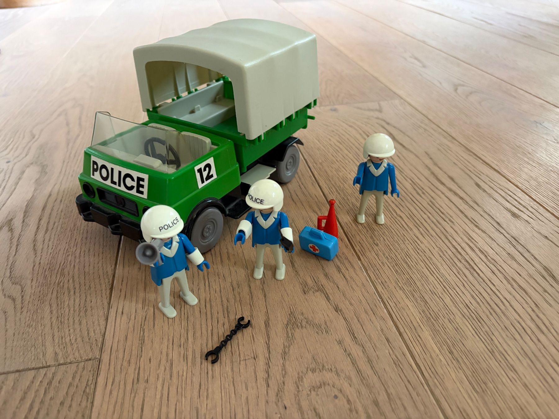Playmobil Giocattoli: Playmobil Polizei Planwagen, kippbar – Usato da Versoix venduto da chr_2rpz