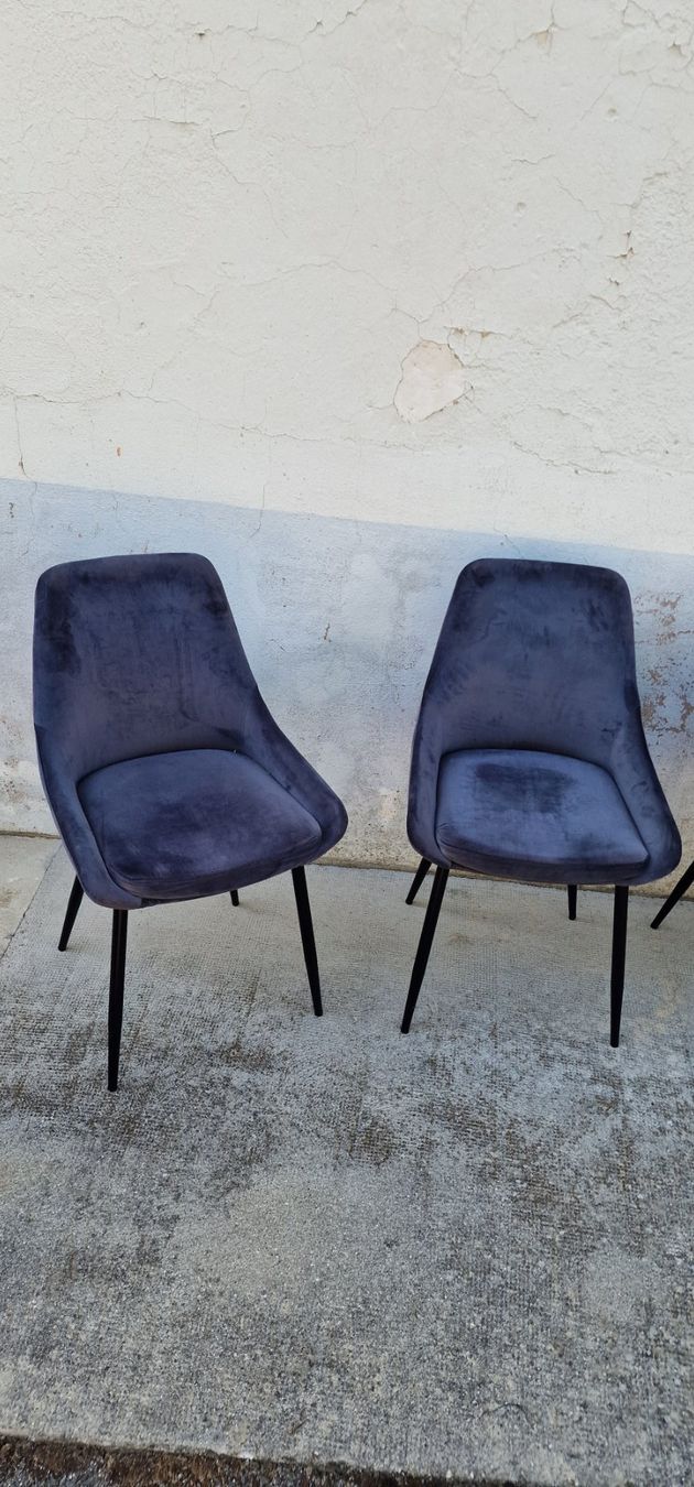 Stühle: Chaises Velours Gris (4 chaises) – Neu (gemäss Beschreibung) aus Vernier von dyl_8v8k 7