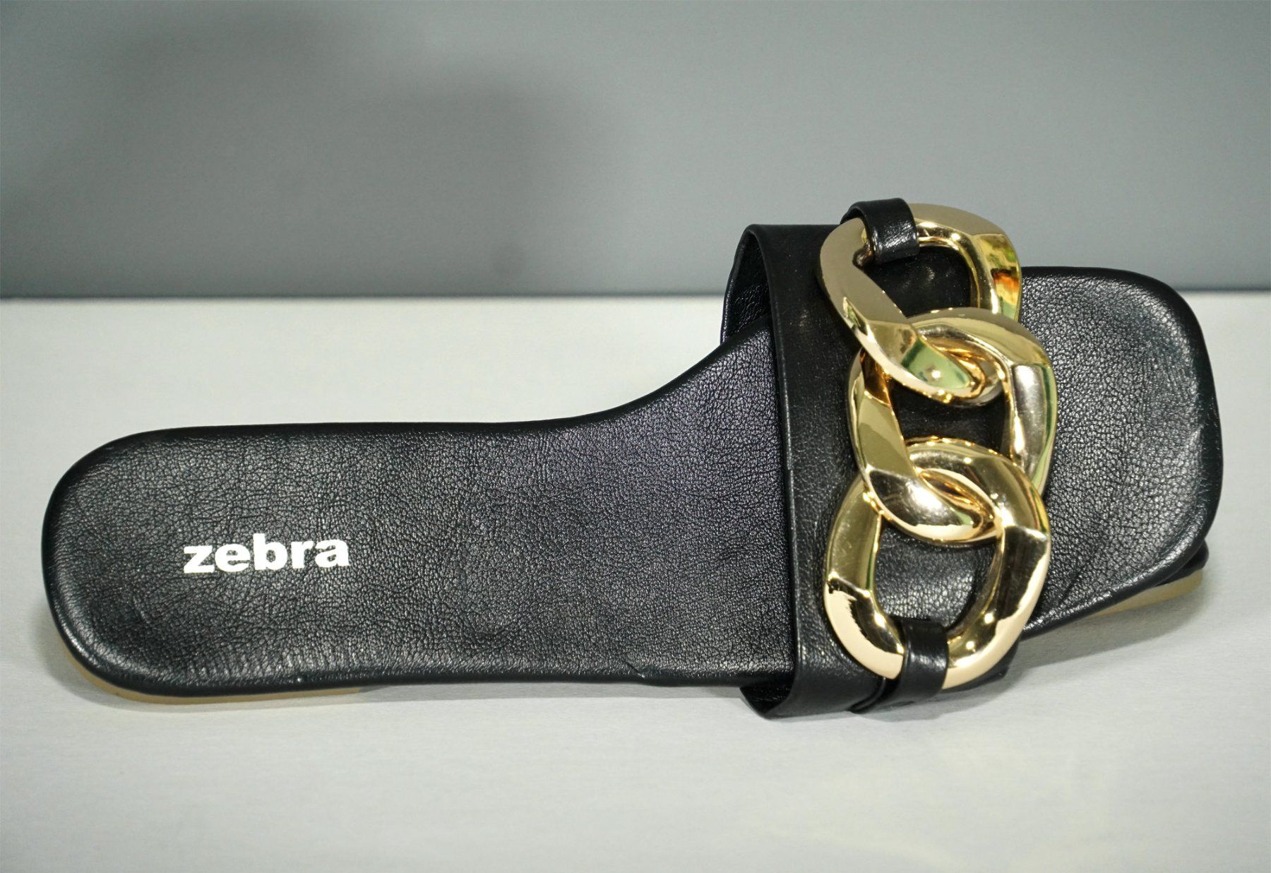 Zebra Scarpe da donna: ungetragene stylische Zebra Pantoletten – Usato da Meggen venduto da 1Class2Hand 3