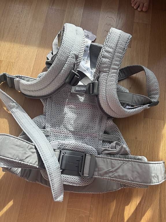 Marsupi portabebè: Porte-bébé BabyBjörn Harmony  gris clair – Usato da Ecublens VD venduto da mar_w8gh 3