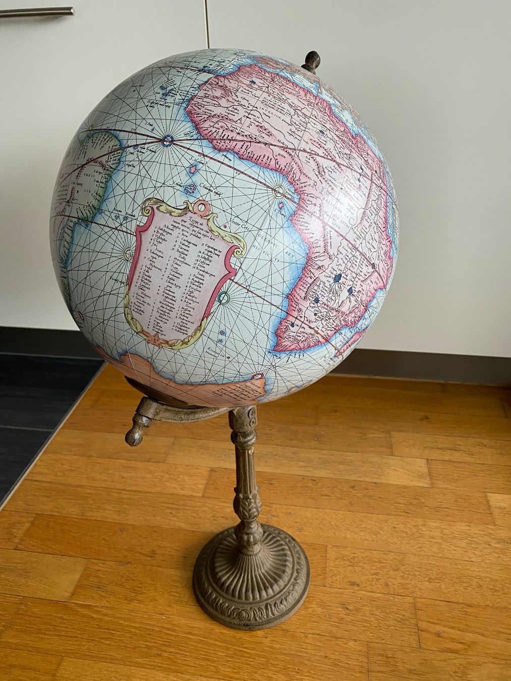 Altro in Decorazioni & Accessori: Schöner Globus mit Ständer im Vintage Stil – Usato da Lachen SZ venduto da JLO-Creations 2