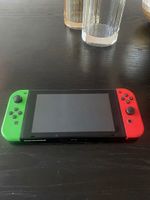 Nintendo Switch Konsole rot gruen gebrauchter Zustand