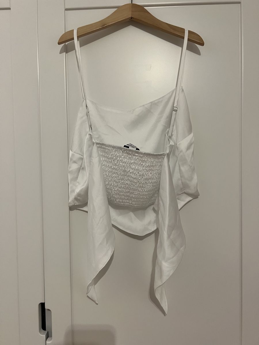 Stradivarius Tops: weisses satin Top, Stradivarius – D'occasion à Erlenbach par paulina.rad 2