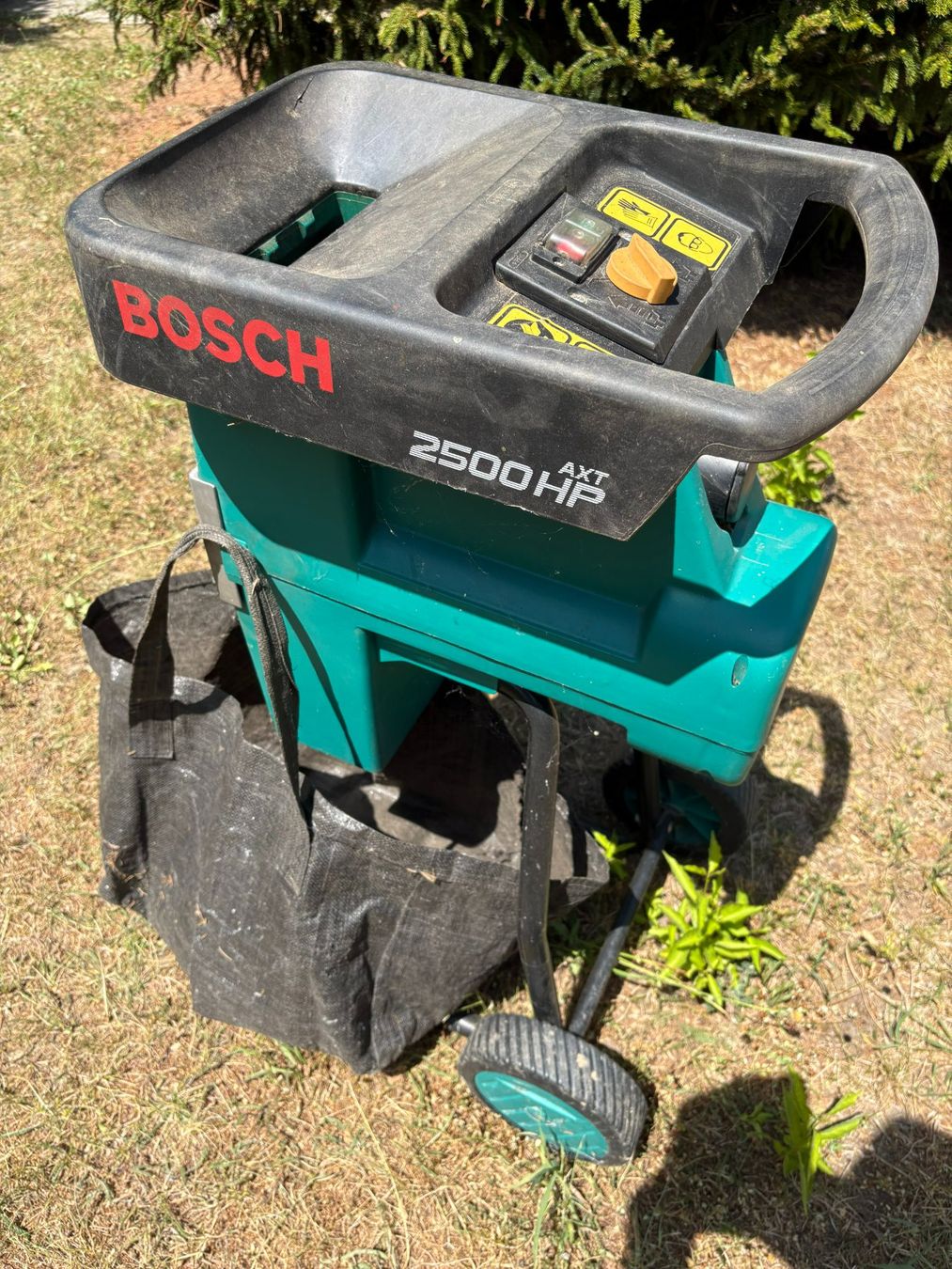 Bosch Déchiqueteuse: Häcksler – D'occasion à Châtillon FR par chilipepper01 6