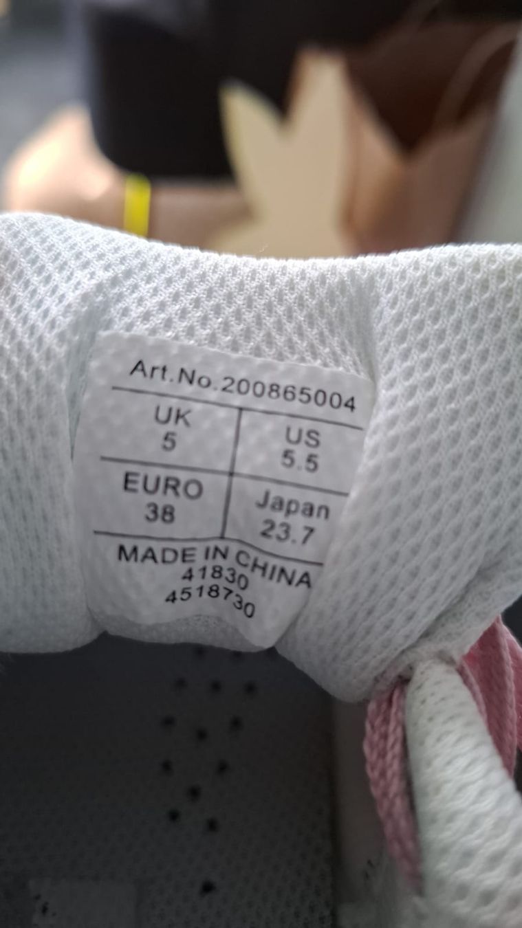 Scarpe per ragazze: Kempa Gr. 38 Neuwertig – Nuovo (secondo la descrizione) da Sursee venduto da Ventiduese 1