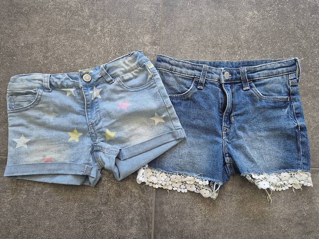 Pantaloni: 2 Mädchen Shorts – Usato da Moosseedorf venduto da shu_xbn8