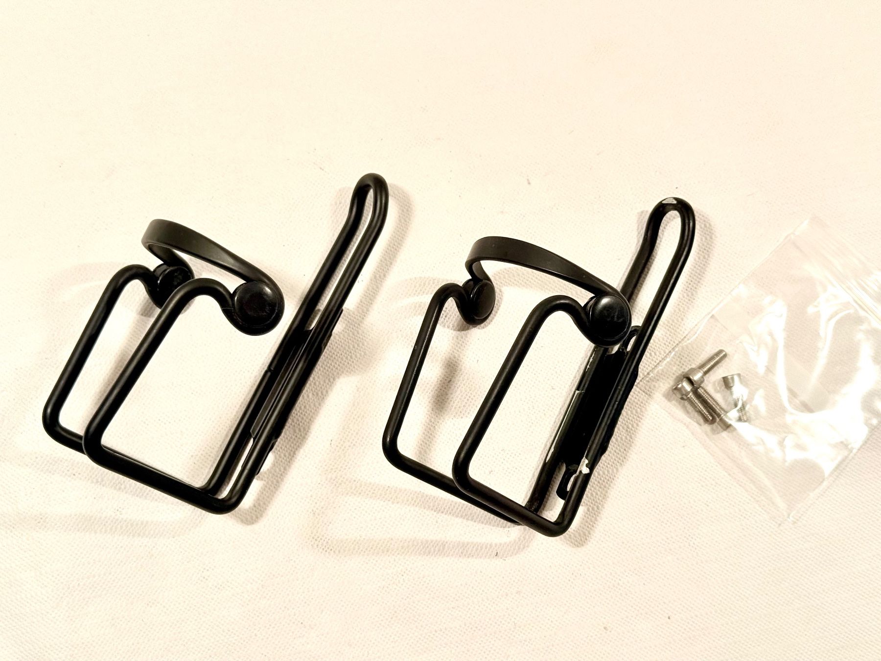 Pezzi di ricambio: UNKNOWN Bottle Cage Flaschenhalter SET 2 Stück 2606 – Usato da Luzern venduto da bikeandbeltcom 2