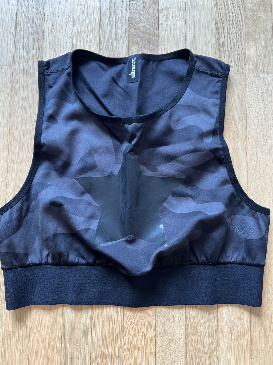 Top: Workout bralette  with star – Usato da Zollikon venduto da jud_cmm9