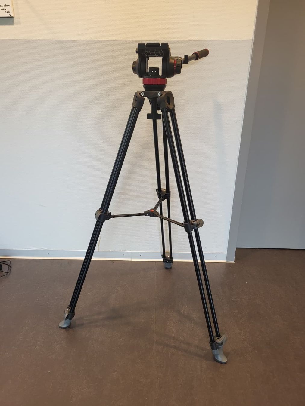 Manfrotto Treppiedi & Teste: Manfrotto MVK500AM Video Tripod Kit + bag – Usato da Zürich venduto da aptx4869 1
