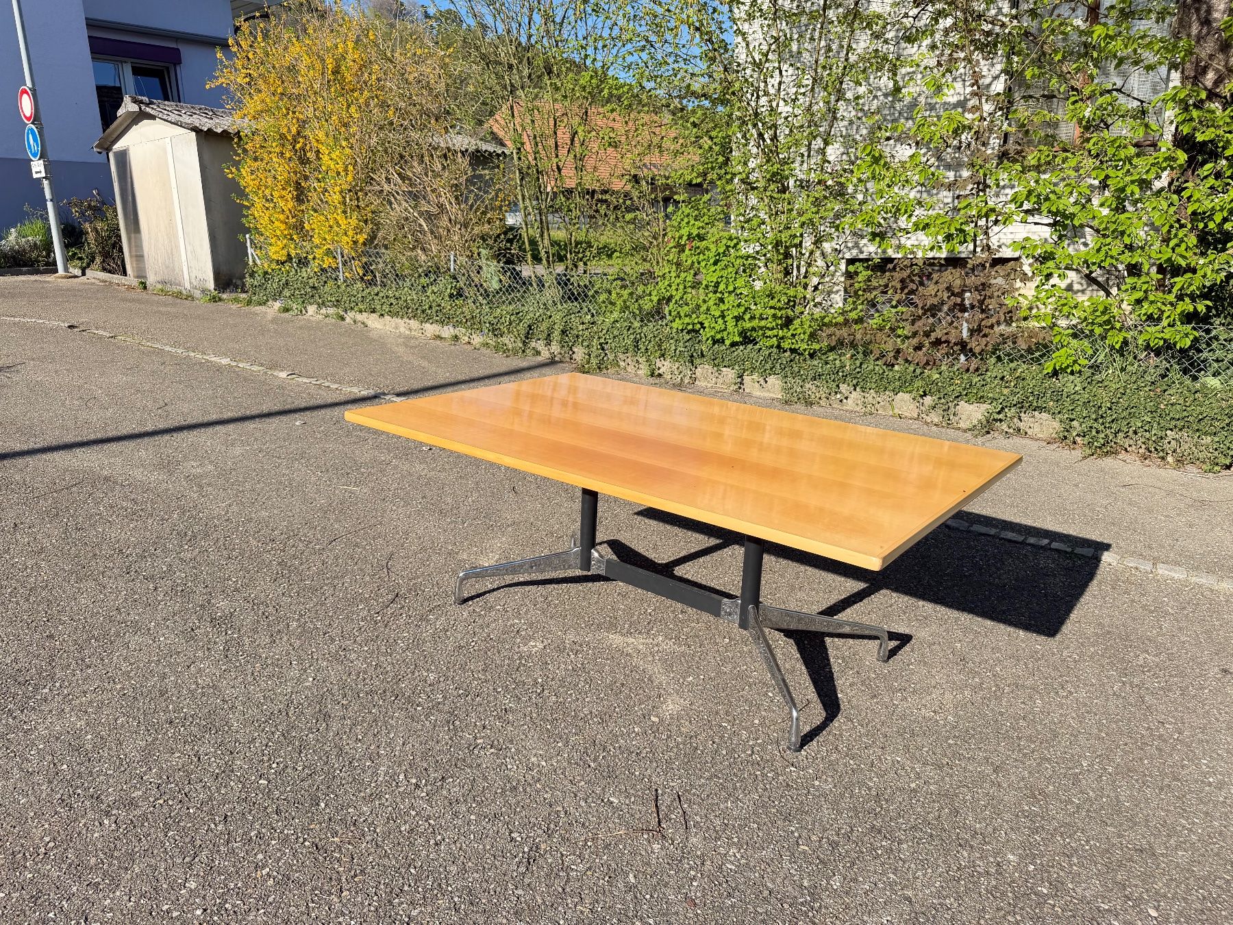 Eames Tavoli: Vitra Segmented Table / Konferenztisch - Charles & Ray Eames – Usato da Grenchen venduto da Design-Outlet 3