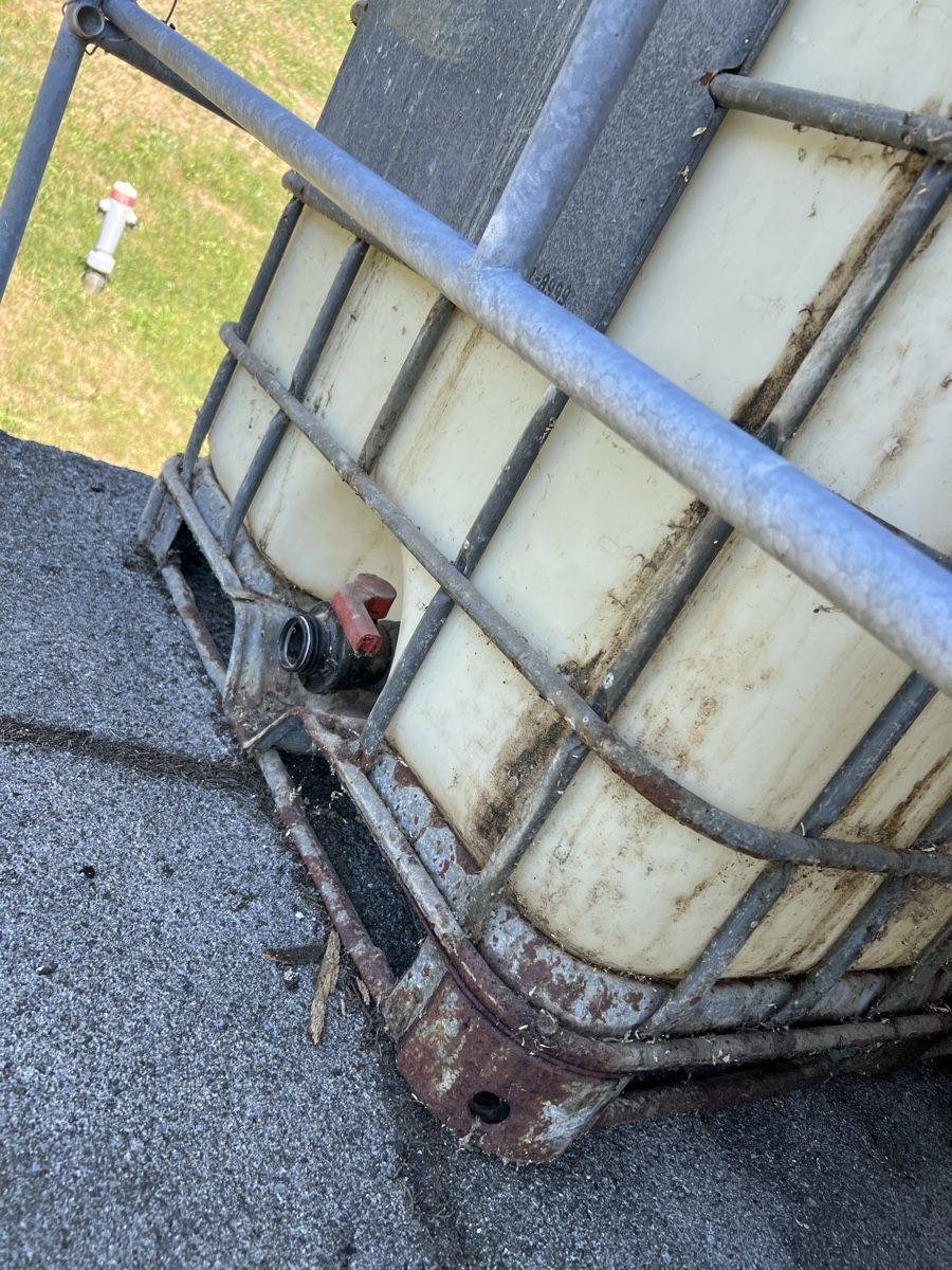 Abreuvoirs & Auges: 4x IBC Container 1000L Wassertank  – D'occasion à Brunnen par Stygi_baab 2