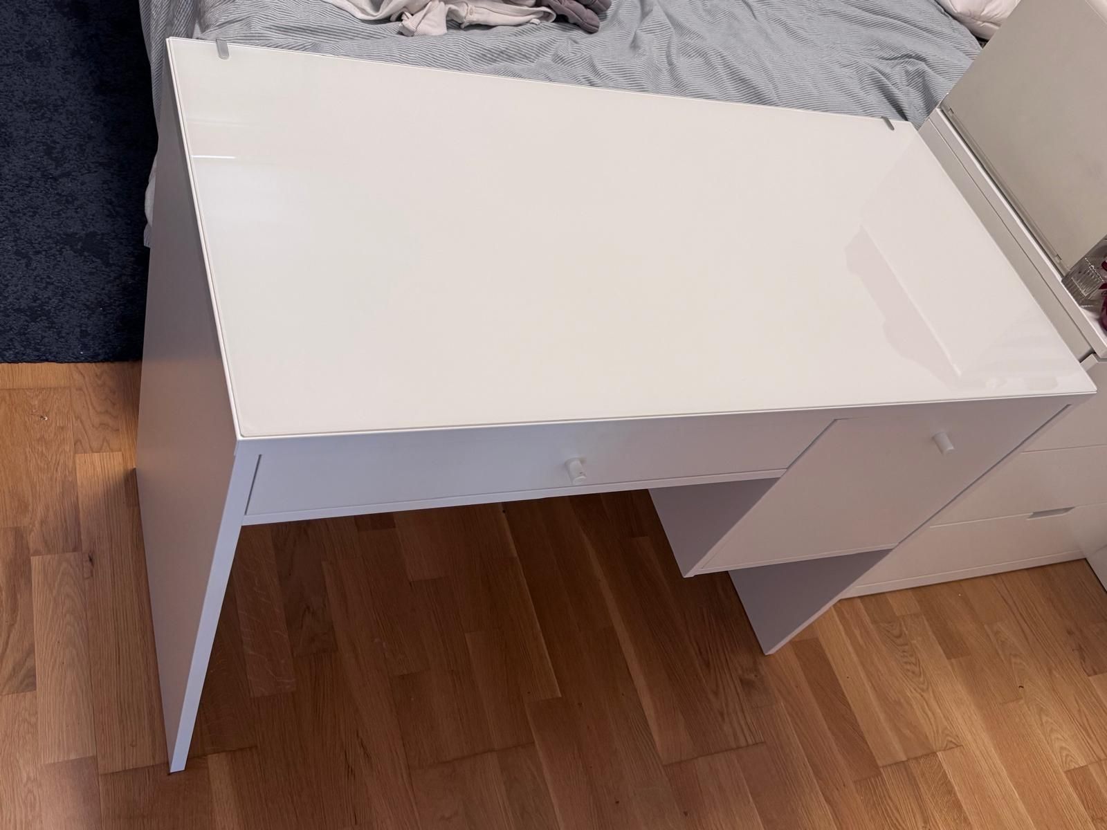 Ikea Coiffeuses: Schminktisch – D'occasion à Olten par ani_yx5j 1